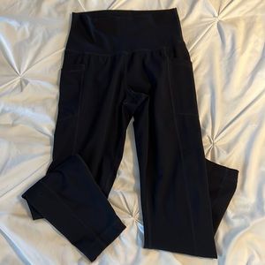 Black leggings w/ pockets